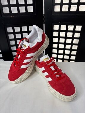 ❤️ Adidas Gazelle Sneakers Women's 8.5 Red Suede White Stripes Cream Gum Sole ❤️